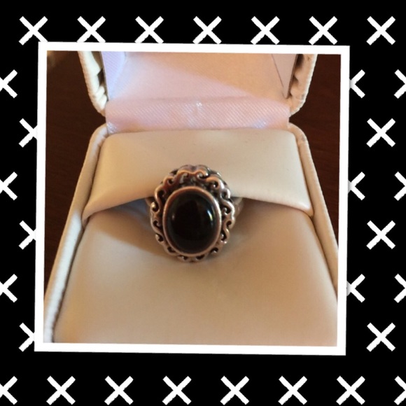 Jewelry - Vintage Ring