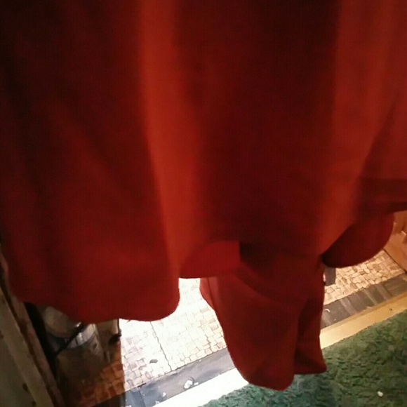 Gown - Picture 2 of 4