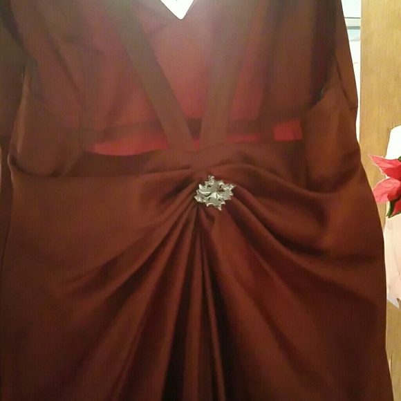Gown - Picture 4 of 4