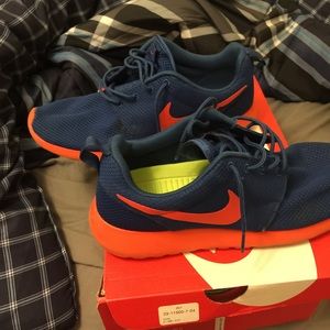 Nike men's roshe runs