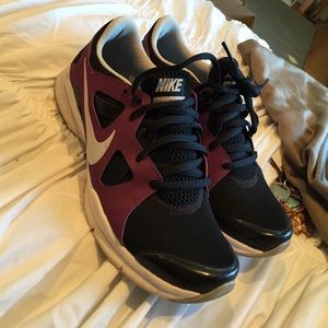 Black & purple Nike Sneakers