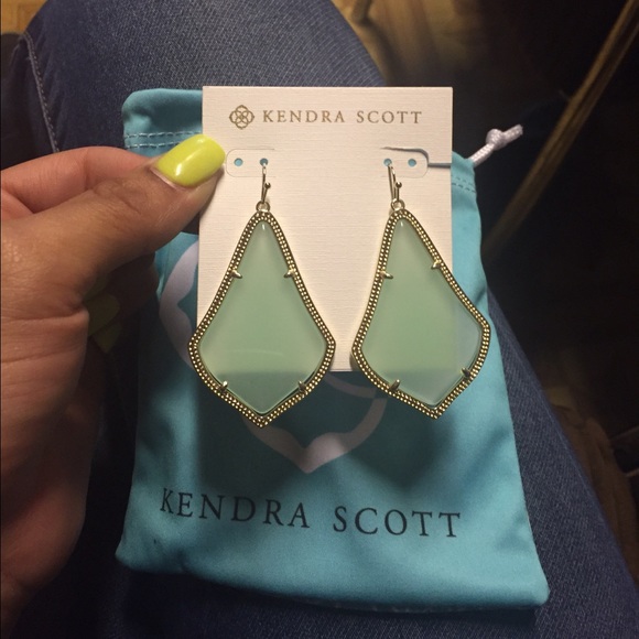 Kendra Scott - Picture 2 of 2