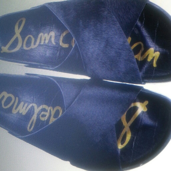 Black fur sandal