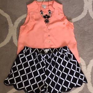 Scalloped Graphic Print Shorts