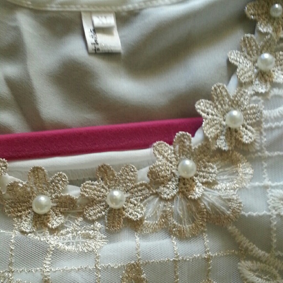 Top - Picture 2 of 2