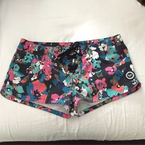 Colorful hot short by ROXY