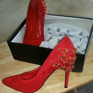 *NEW* Stylish and Chic Hot Suede Feel Red Shoe