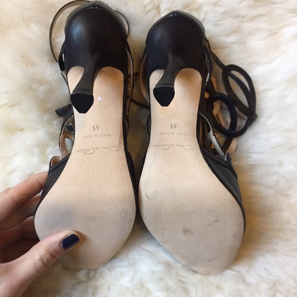 SOLD Oscar De La Renta Black Peep Toe Heels - Picture 3 of 4