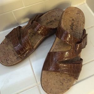Gently Used Orthaheel sandals