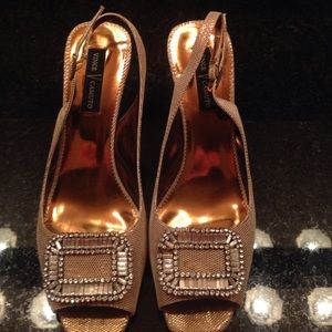 Gold sheen kitten heels!