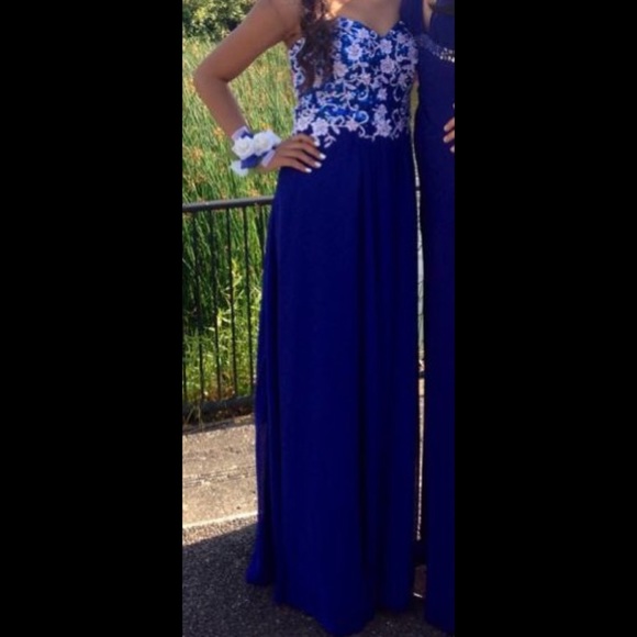 Prom dress - Picture 2 of 3