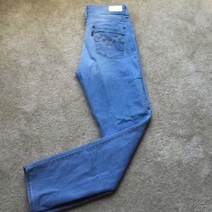 Light Wash Skinny Jeans