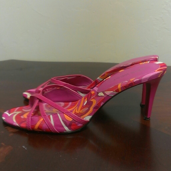 Heels - Picture 2 of 2