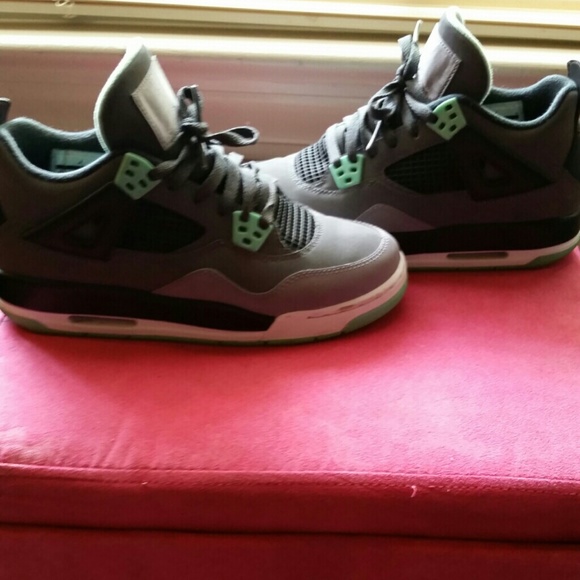 Authentic retro 4's