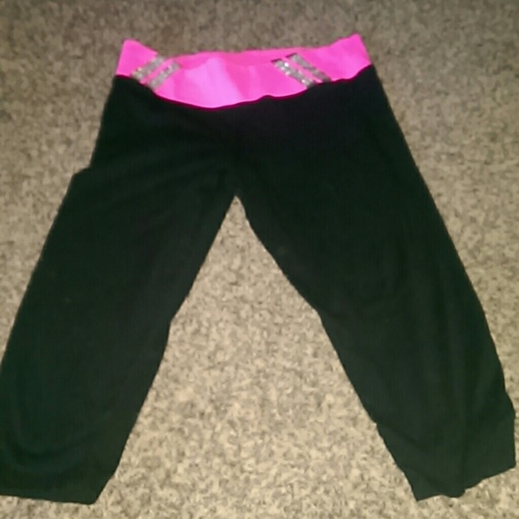 PINK Yoga Victoria Secret Crop Capris