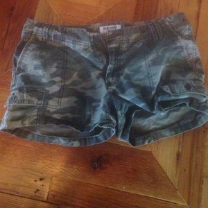 Old Navy camo cargo shorts sz 8