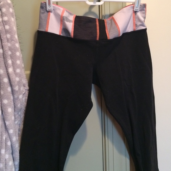 Crop yoga pants