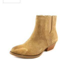 SALE: The Nine West Sloane Boots, totally new