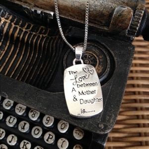 Beautiful necklace for Mother's Day!!!