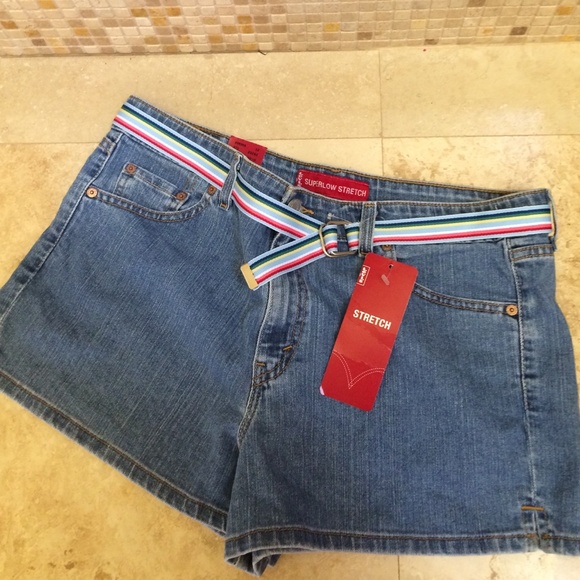 🌹LEVIS🌹 NEW 🌹 super low stretch shorts🌹
