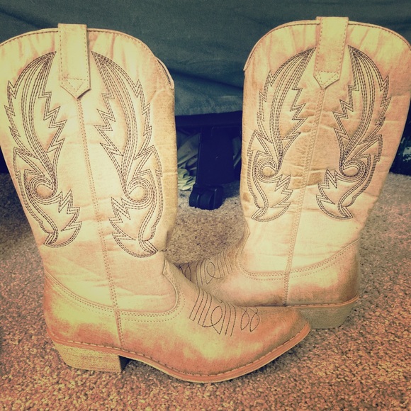 Cowgirl boots - never worn