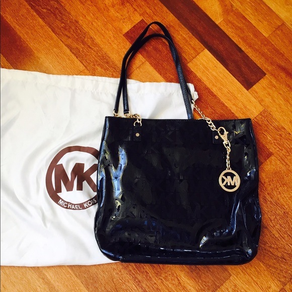 Authentic MK jet set tote