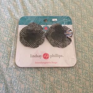 Interchangeable shoe snaps