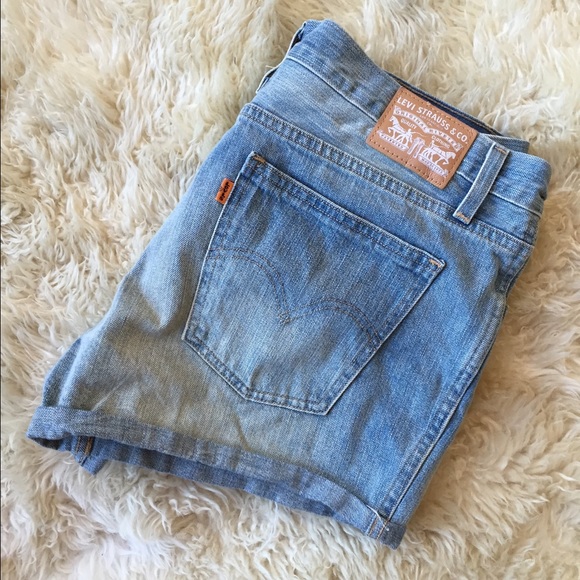 Levi's jean shorts // Sz 30