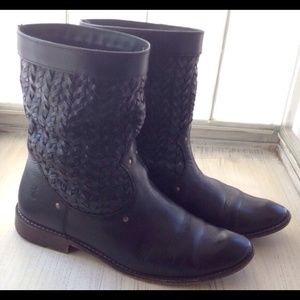 💢Reduced for quick SaLe! Black short Frye