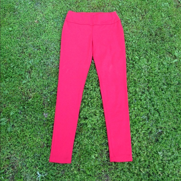 NWOT Red yoga pants
