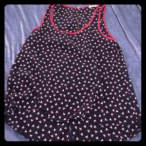 Fresh blue tank w beige and red triangle design