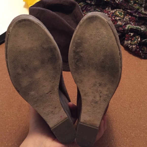 Boots - Picture 2 of 3