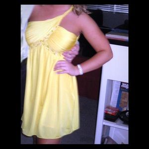 Adrianna Papell Yellow One shoulder dress