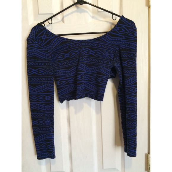 💙Long Sleeved Crop Top💙