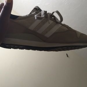 Women's Adidas sneakers