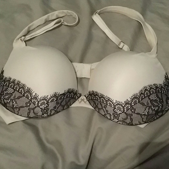 VS 32D pushup bra