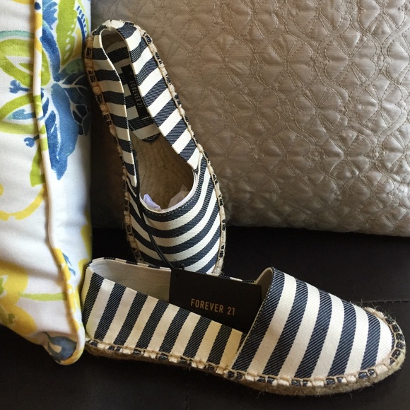 Espadrilles flat- Navy and white stripes