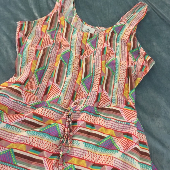 Flowy patterned flowy dress - Picture 2 of 3