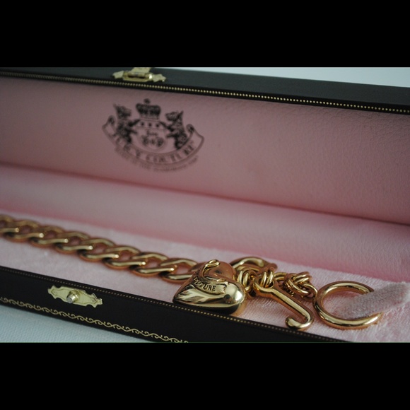 Juicy Couture gold charm bracelet in box - Picture 8 of 11