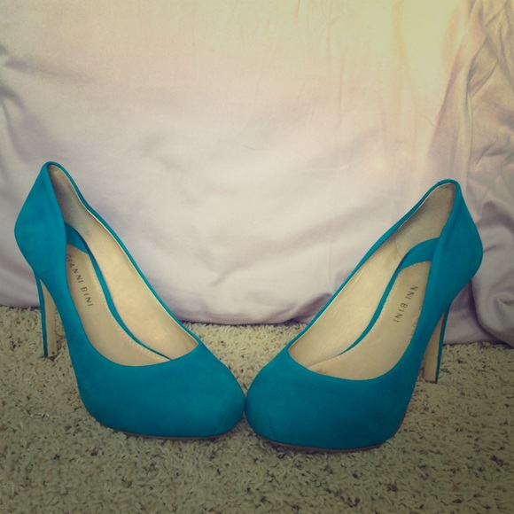 Gianni Bini Teal heels