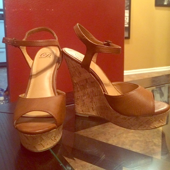 Tan wedges