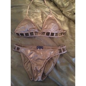 Kendall and Kylie bathing suit !