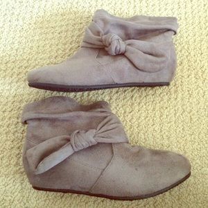 💥BRAND NEW💥 Grey low boots