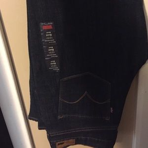 Women bold Curve Levi's boot cut