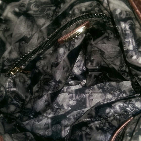 Purse - Picture 3 of 4