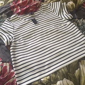 ❤️NWT versatile stripe top❤️