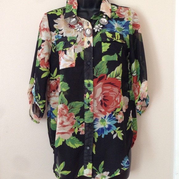 Ambiance Tops - Sheer Floral Button Up Top Size Small