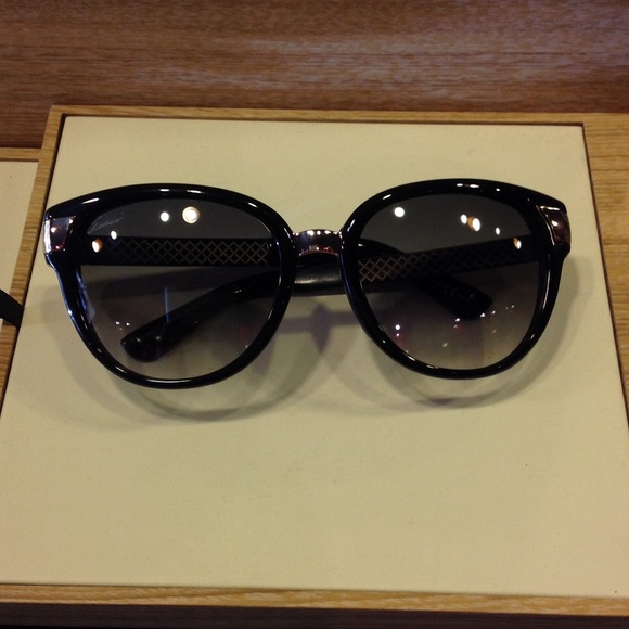 GUCCI authentic sunglasses