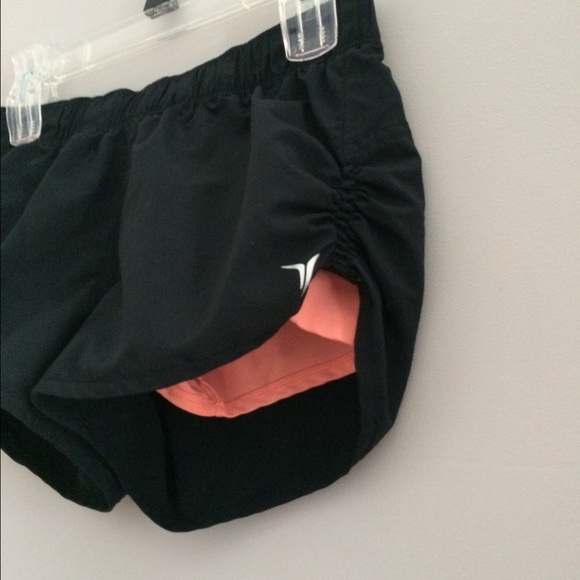 Active running shorts - Picture 2 of 4