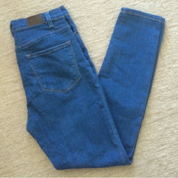 UO Super high rise jean